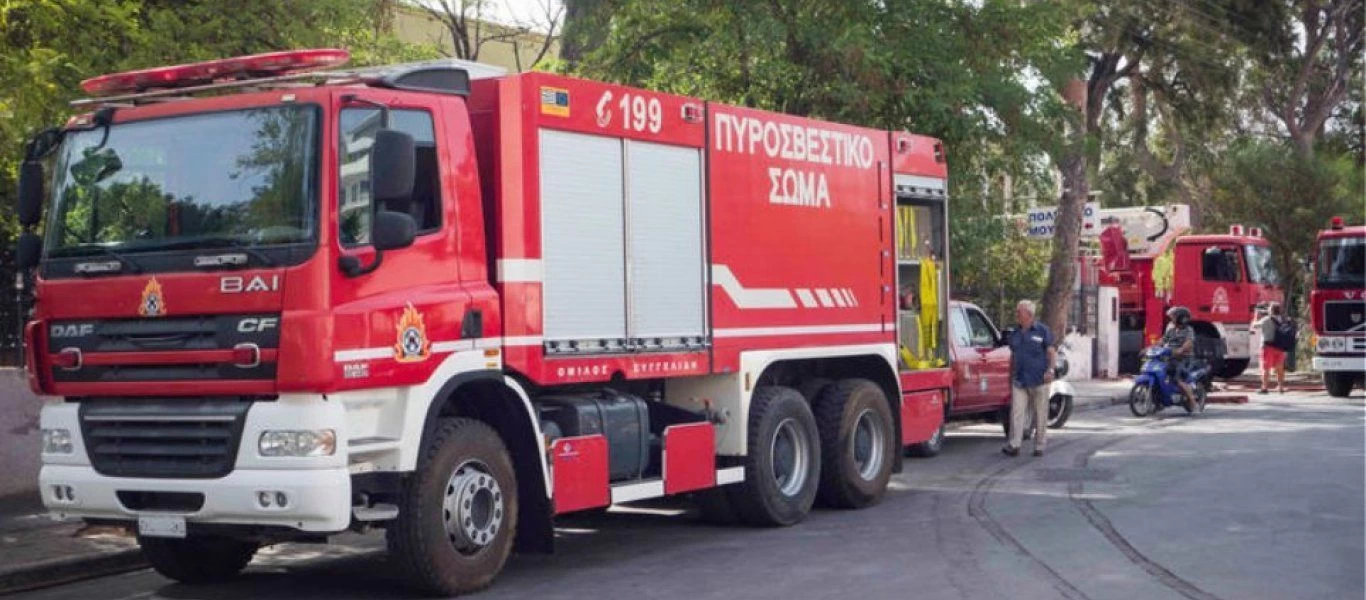 Tυλίχτηκε στις φλόγες θαλαμηγός στη Λευκάδα - Κινητοποίηση της Πυροσβεστικής (βίντεο)